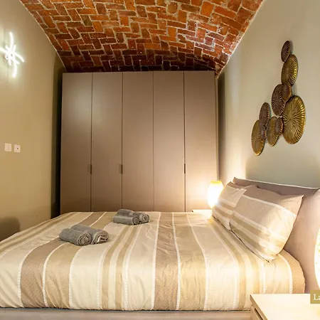 La Casa Dell'olmo - *