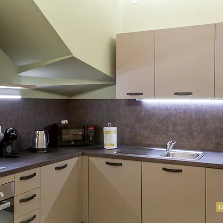 La Casa Dell'olmo - *